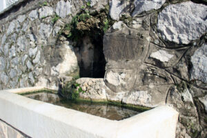 fuente en benaocaz