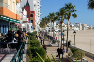 Paseo Maritimo en la Playa de La Costilla Rota