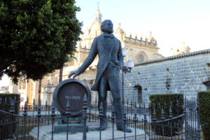 estatua bodegas Tio Pepe Catedral